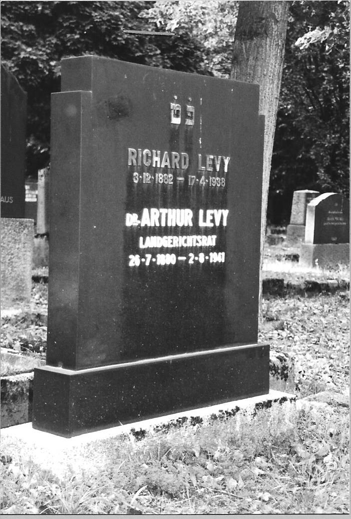 Grabstein Dr. Arthur Levy